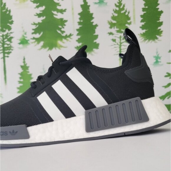 NEW 9.5 Mens NMD_R1 Primeblue Adidas. - Picture 7 of 10